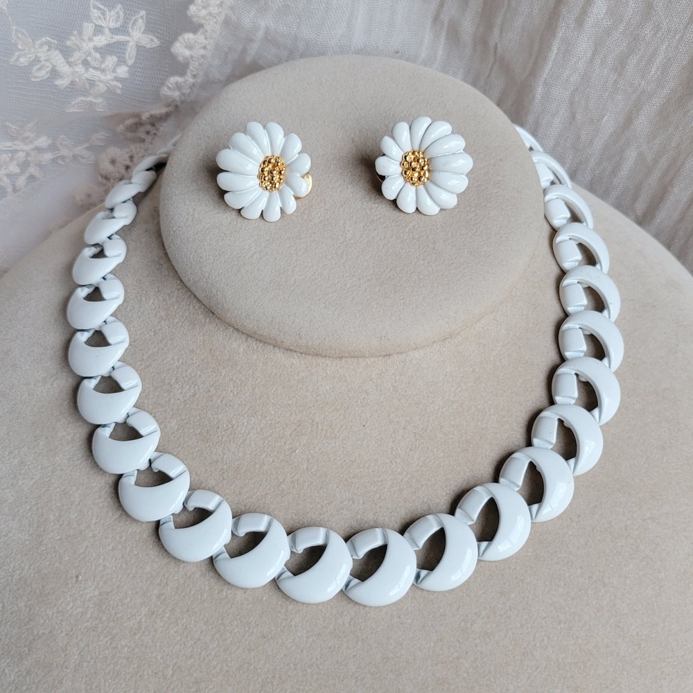 Vintage 80s Monet Necklace Earrings Bundle White Enamel Gold Tone Daisy Clip Ons